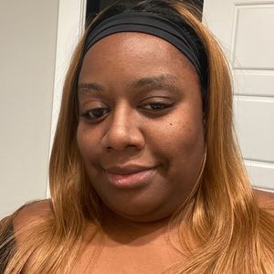 Meet your Posher, Ebony